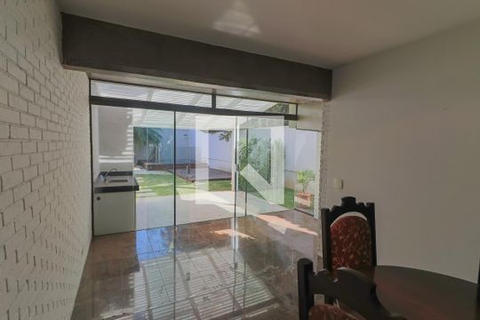 Casa para alugar com 4 quartos, 420m² em Butantã, São Paulo