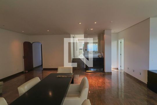 Casa para alugar com 4 quartos, 420m² em Butantã, São Paulo