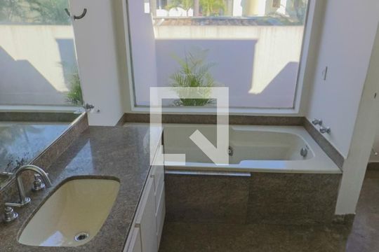 Casa para alugar com 4 quartos, 420m² em Butantã, São Paulo