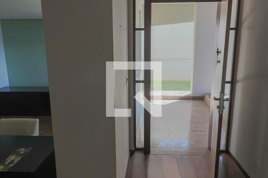 Casa para alugar com 4 quartos, 420m² em Butantã, São Paulo