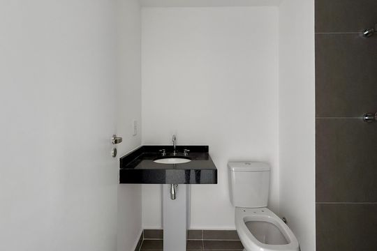 Banheiro  de kitnet/studio à venda com 1 quarto, 24m² em Vila Olímpia, São Paulo