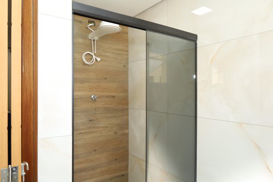 Banheiro de apartamento para alugar com 2 quartos, 43m² em Conjunto Habitacional Barro Branco Ii, São Paulo