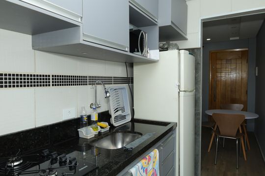 Cozinha de apartamento para alugar com 2 quartos, 43m² em Conjunto Habitacional Barro Branco Ii, São Paulo