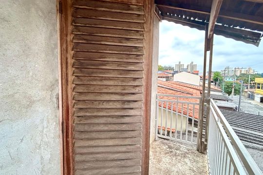Sacada da suíte  de casa à venda com 3 quartos, 254m² em Vila Rosalia, Guarulhos