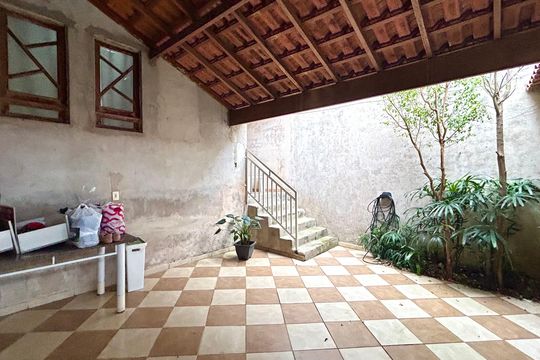 Garagem de casa à venda com 3 quartos, 254m² em Vila Rosalia, Guarulhos