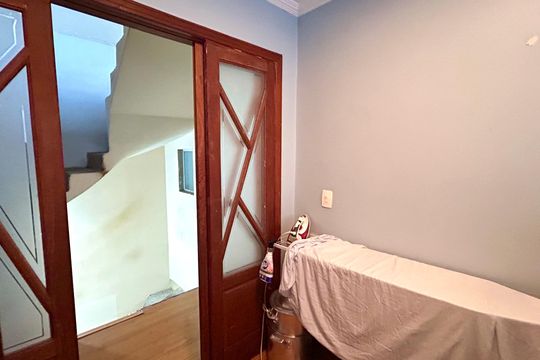 Escritório de casa à venda com 3 quartos, 254m² em Vila Rosalia, Guarulhos