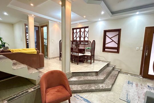 Casa à venda com 3 quartos, 254m² em Vila Rosalia, Guarulhos