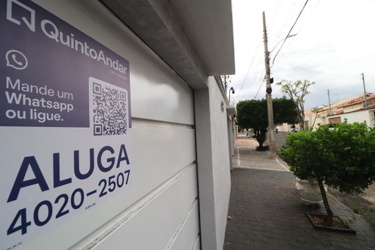 Plaquinha de casa para alugar com 3 quartos, 184m² em Cidade Jardim, Uberlândia