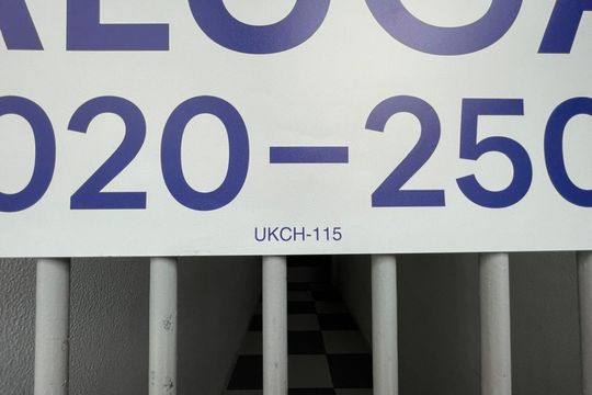 Placa instalada em 30/09/2026 com o código UKCH-115 de apartamento para alugar com 1 quarto, 18m² em Centro, São Leopoldo