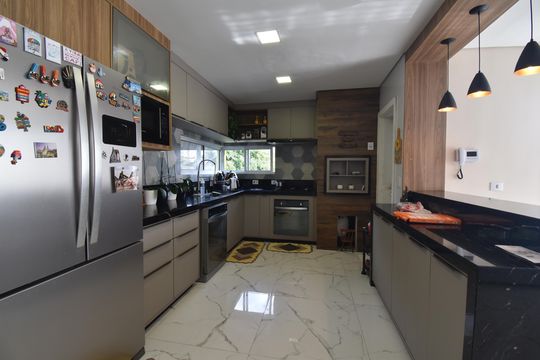 Cozinha de casa à venda com 4 quartos, 315m² em Xaxim, Curitiba