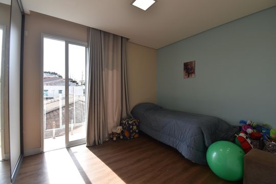 Quarto  de casa à venda com 4 quartos, 315m² em Xaxim, Curitiba