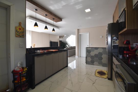 Cozinha de casa à venda com 4 quartos, 315m² em Xaxim, Curitiba