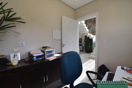 Escritório de casa à venda com 4 quartos, 315m² em Xaxim, Curitiba