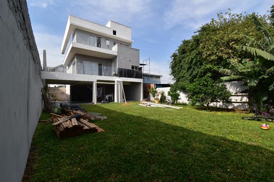 Quintal de casa à venda com 4 quartos, 315m² em Xaxim, Curitiba