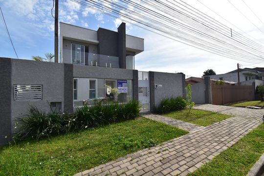 Fachada de casa à venda com 4 quartos, 315m² em Xaxim, Curitiba