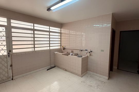 Área de serviço de casa para alugar com 5 quartos, 323m² em Jardim Europa, Piracicaba