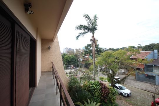Sacada de casa para alugar com 3 quartos, 318m² em Chácara das Pedras, Porto Alegre
