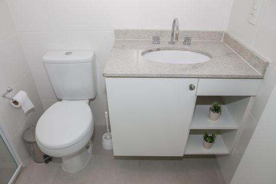 Banheiro de apartamento para alugar com 1 quarto, 27m² em Perdizes, São Paulo