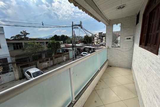 Varanda de casa para alugar com 2 quartos, 75m² em Realengo, Rio de Janeiro
