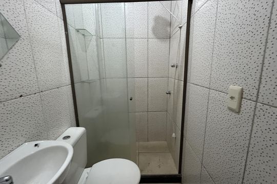 Banheiro Social de casa para alugar com 2 quartos, 75m² em Realengo, Rio de Janeiro