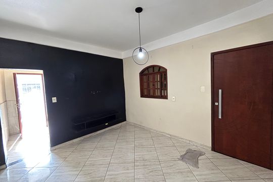 Sala de casa para alugar com 2 quartos, 75m² em Realengo, Rio de Janeiro