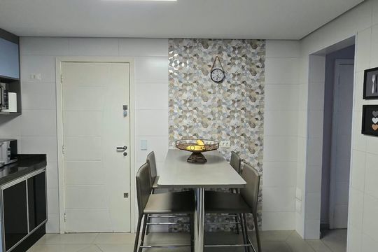 Cozinha  de apartamento à venda com 3 quartos, 108m² em Vila Augusta, Guarulhos