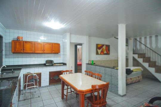 Cozinha de casa à venda com 3 quartos, 120m² em Rubem Berta, Porto Alegre