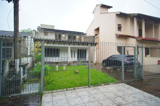 Fachada da Casa de casa à venda com 3 quartos, 120m² em Rubem Berta, Porto Alegre