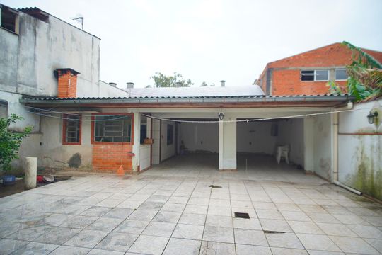 Garagens de casa à venda com 3 quartos, 120m² em Rubem Berta, Porto Alegre