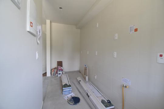 Cozinha de apartamento para alugar com 2 quartos, 53m² em Hauer, Curitiba
