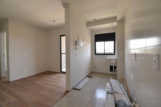 Cozinha de apartamento para alugar com 2 quartos, 53m² em Hauer, Curitiba