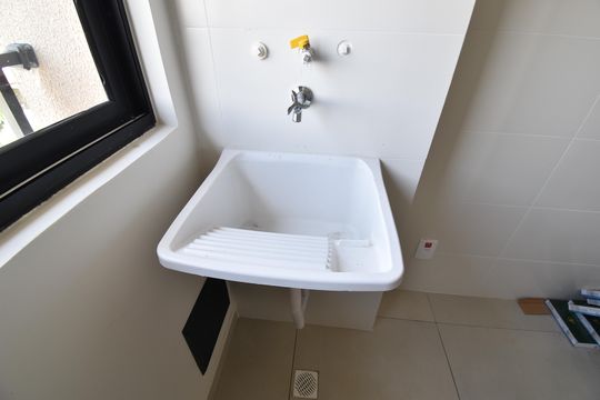 Área de Serviço de apartamento para alugar com 2 quartos, 53m² em Hauer, Curitiba
