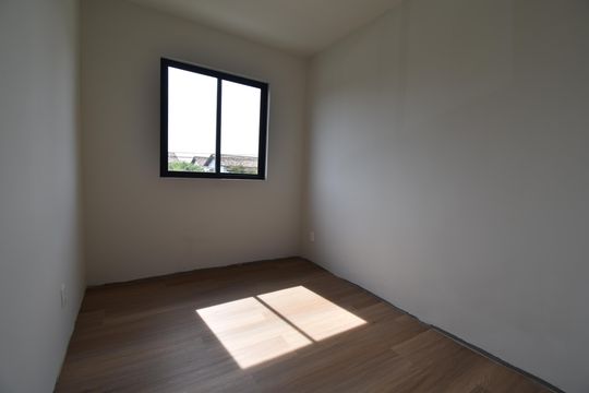 Quarto 2 de apartamento para alugar com 2 quartos, 51m² em Hauer, Curitiba
