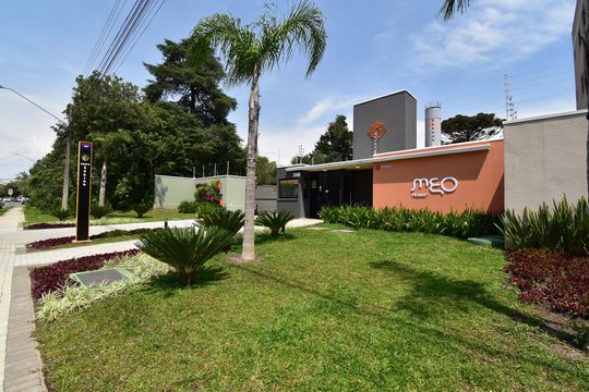 Fachada do condomínio de apartamento para alugar com 2 quartos, 51m² em Hauer, Curitiba