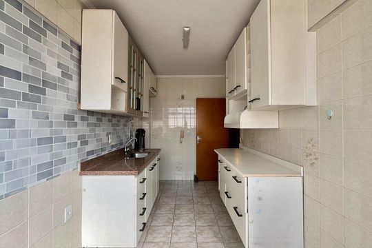 Cozinha e Área de Serviço de apartamento à venda com 2 quartos, 65m² em Ponte Preta, Campinas