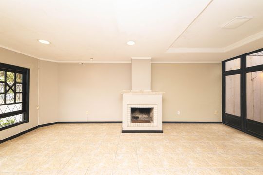 Sala de casa para alugar com 3 quartos, 380m² em Dom Feliciano, Gravataí
