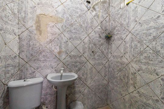 Banheiro da Suíte 1 de casa para alugar com 2 quartos, 75m² em Veloso, Osasco