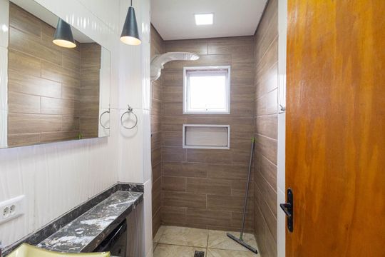 Banheiro da Suíte 2 de casa para alugar com 2 quartos, 75m² em Veloso, Osasco