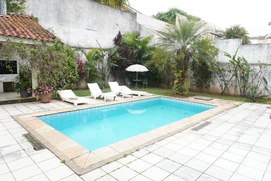 Piscina de casa de condomínio à venda com 2 quartos, 360m² em Alphaville, Santana de Parnaíba