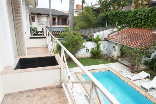 Sacada de casa de condomínio à venda com 2 quartos, 360m² em Alphaville, Santana de Parnaíba