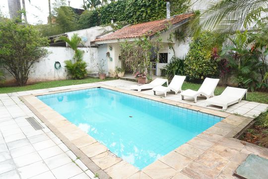 Piscina de casa de condomínio à venda com 2 quartos, 360m² em Alphaville, Santana de Parnaíba