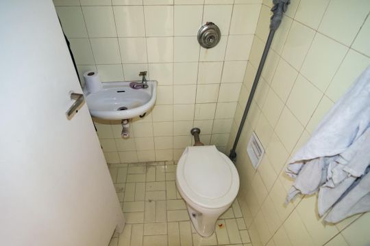 Banheiro de serviço de apartamento à venda com 3 quartos, 128m² em Bela Vista, São Paulo