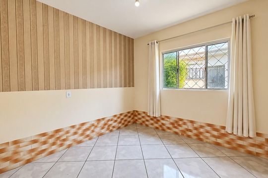 Quarto de casa para alugar com 3 quartos, 75m² em Serraria, São José