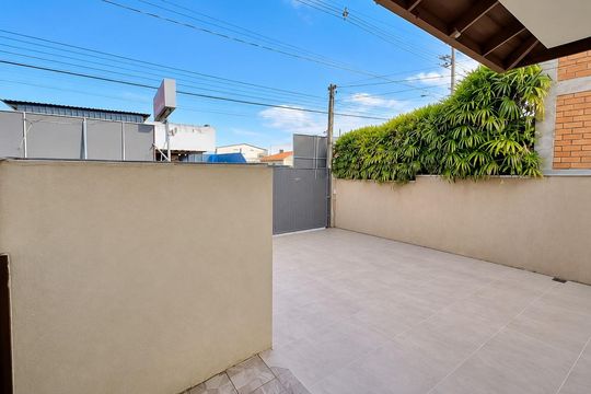 Quintal de casa para alugar com 3 quartos, 75m² em Serraria, São José
