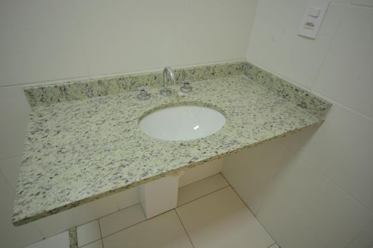 Banheiro  de apartamento à venda com 2 quartos, 54m² em Centro, São Bernardo do Campo