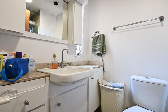 Banheiro de apartamento à venda com 2 quartos, 54m² em Vila Morse, São Paulo