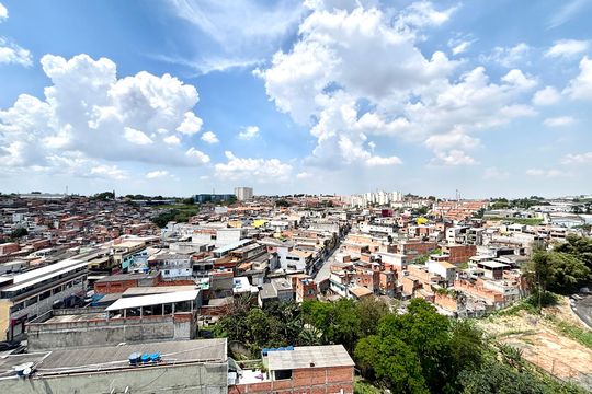 Vista da janela de apartamento para alugar com 2 quartos, 49m² em Jardim Lourdes, Ferraz de Vasconcelos