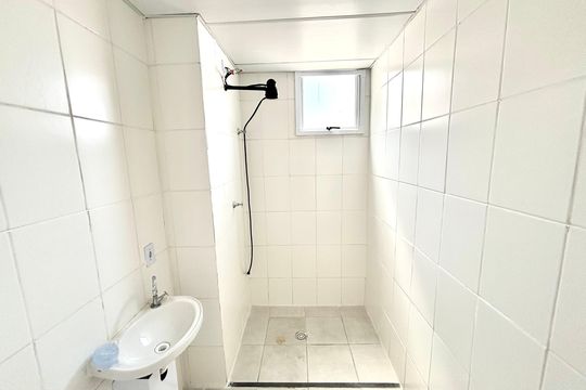 Banheiro 1 de apartamento para alugar com 2 quartos, 49m² em Jardim Lourdes, Ferraz de Vasconcelos