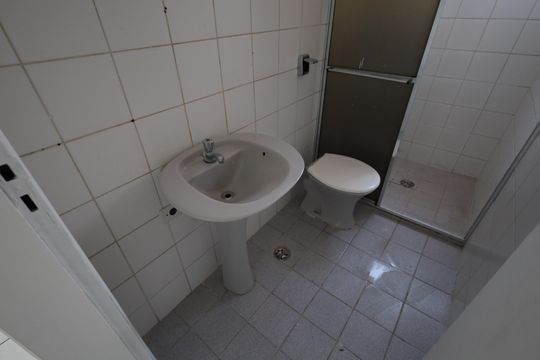 Banheiro de apartamento para alugar com 2 quartos, 66m² em Vila Yara, Osasco