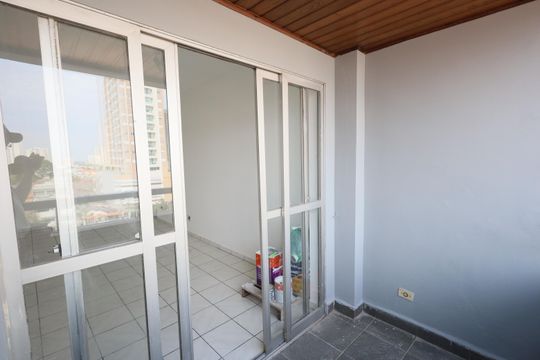 Varanda de apartamento para alugar com 2 quartos, 66m² em Vila Yara, Osasco